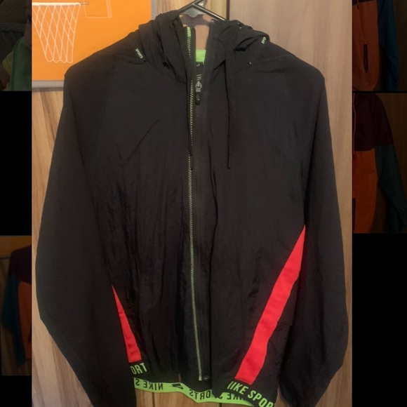 Nike Windrunner - Picture 1 of 2